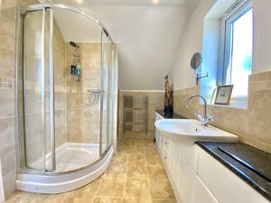 En-Suite- click for photo gallery